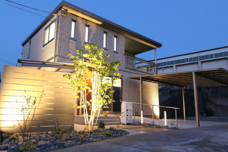 ライトアップでエクステリアを演出　愛媛県 四国中央市 外構工事